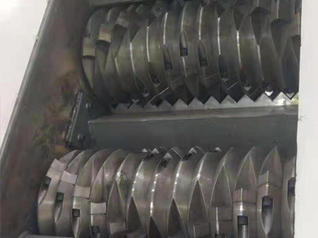 單軸撕碎機(jī)